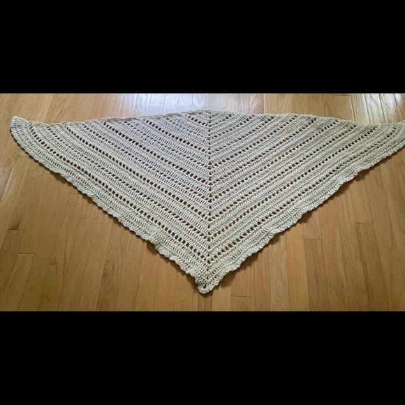 New,hand crochet, summer shawl - Picture 5 of 11